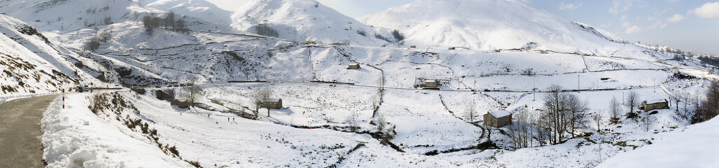 Puerto de Lunada panorama