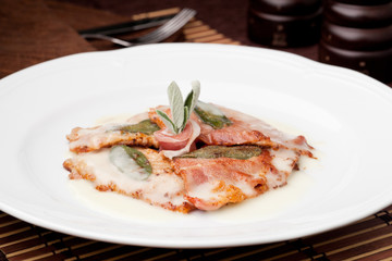 saltimbocca (Salt' im bocca)