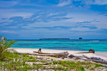 Fototapeta na wymiar Desert islands, Indian Ocean, Banyak Archipelago, Indonesia