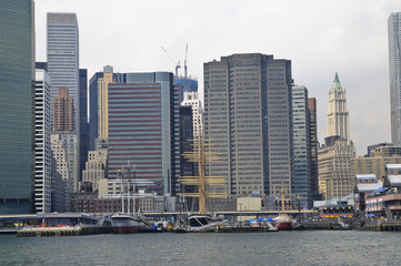 Manhattan, gesehen vom East River, New York, USA