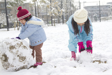 雪だるまと姉妹