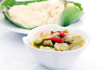 Green curry fish balls and noodles.