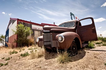 Tuinposter Abandoned restaraunt on route 66 road in USA © Andrew Bayda