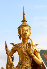 Obraz premium Kinnari statue at Wat Phra Kaew , Thailand