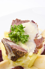 Rindfleisch mit Meerrettichsoße