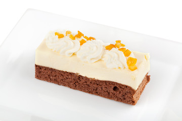 Cremetorte mit Sahne