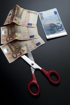 TAGLI forbice taglia  BANCONOTE da 50 e 20 euro