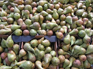 Peras en el mercado