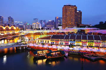 Naklejka premium Singapore city at night