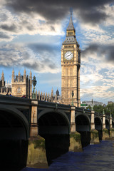Fototapeta na wymiar Big Ben z mostem w Londynie, Wielka Brytania