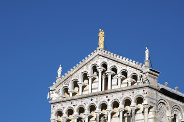 Fototapeta na wymiar pisa-tower-tuscany