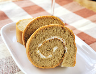 biscuit roll with cream