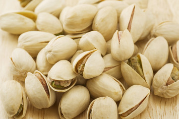 山盛りのピスタチオ豆