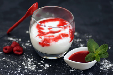 fromage blanc et coulis de framboise 2