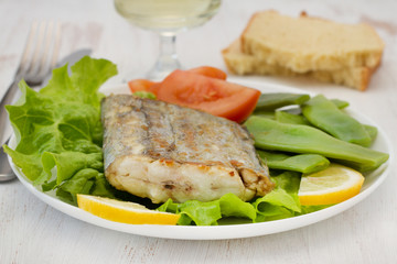 fried swordfish with salad and green beans