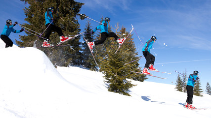 Skifahrer im Sprung