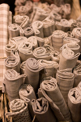 Rulos de tela color crema