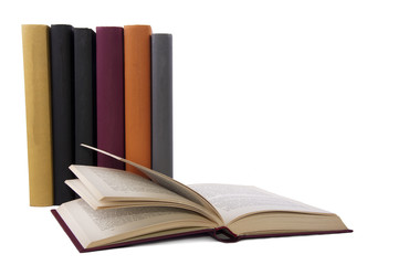 libros aislados en fondo blanco