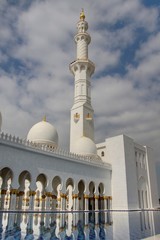 Fototapeta na wymiar mosquée d'abu dhabi