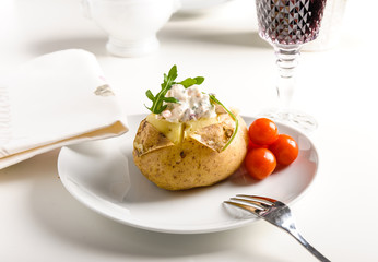 Baked potatoe with shrimps