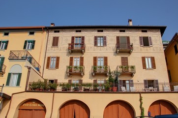 villa au bord du lac de come