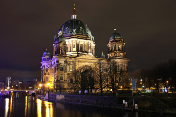Fototapeta na wymiar Berlin Cathedral (Berliner Dom) at night. Berlin, Germany