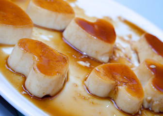 cream caramel a forma di cuore