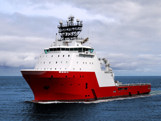 Anchor Handler B © Alan Smillie