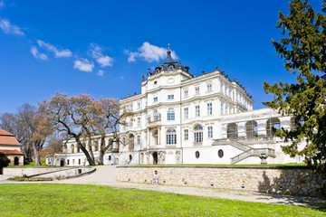 Fototapeta na wymiar Ploskovicach Pałac, Republika Czeska