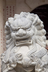 Fototapeta na wymiar Chinese lion statue