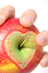 Serce w dłoni jabłko zdrowie - obrazy, fototapety, plakaty