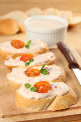 Tomato spread canapes