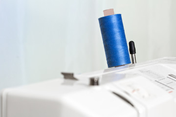 Garn auf einer Nähmaschine, kleine DOF