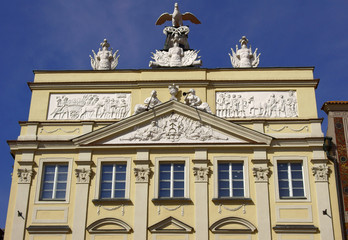 fasada kamienicy na rynku w Poznaniu