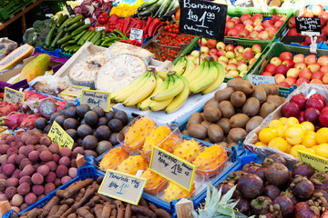 Markt, Stand mit frischem Obst