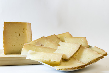 ración de queso curado