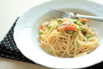 Italian cuisine, broad bean and shell fish spaghetti
