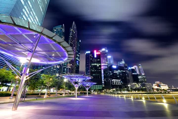 Wandcirkels tuinposter Singapore city skyline at night © leungchopan