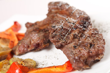 steak with grilled vegetables
