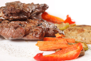 steak with grilled vegetables