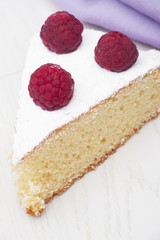 Margherita cake with raspberries