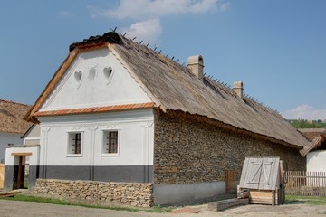 Fototapeta na wymiar maison traditionnelle hongroise