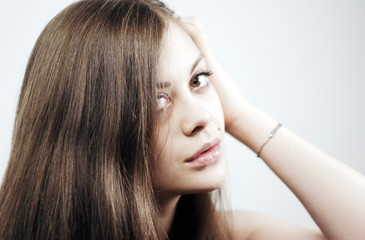 Young Woman with braun Hairs