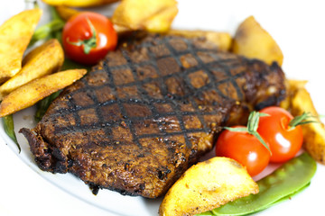 Rumpsteak mit grünen Bohnen,Bratkartoffeln