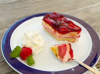strawberry cake