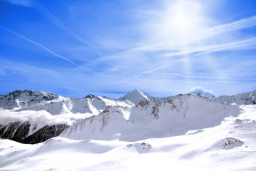 Fototapeta na wymiar berge mit schnee