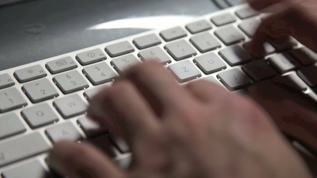 Tastatur mit Email schreiben und Chat