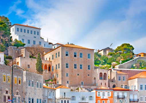 Fototapeta Old buildings in the town of island Hydra Greece