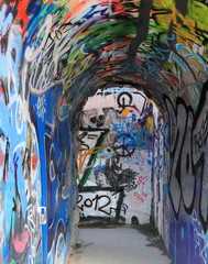 tunnel...tagué