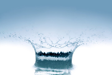 Obraz na płótnie Canvas water drop